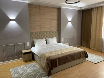 Фото номера Люкс с кроватью размера «king-size» и балконом Отель KEMER LUX г. Нур-Султан 9
