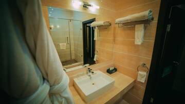 Фото номера Стандартный двухместный номер с 1 кроватью Отель JB hotel г. Нур-Султан 8