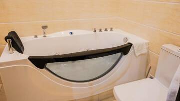 Фото номера Люкс с кроватью размера «king-size» Отель JB hotel г. Нур-Султан 11