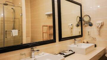 Фото номера Люкс с кроватью размера «king-size» Отель JB hotel г. Нур-Султан 13