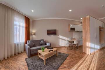 Фото номера Номер с кроватью размера «king-size» Апарт-отели Aisha Bibi Apart-Hotel г. Нур-Султан 7