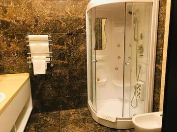 Фото номера Большой двухместный номер с 1 кроватью Отель MyLINE relax complex г. Нур-Султан 15