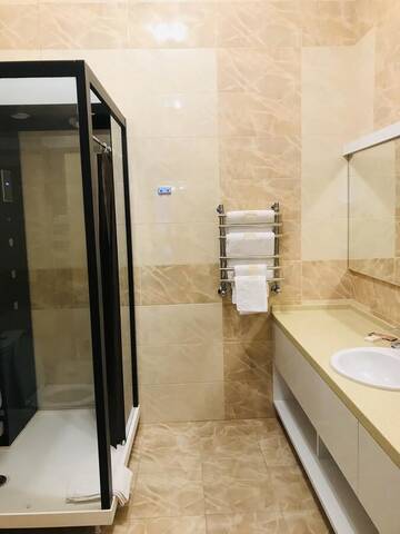 Фото номера Двухместный номер с 2 отдельными кроватями Отель MyLINE relax complex г. Нур-Султан 3