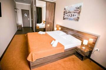 Фото номера Двухместный номер Делюкс с 1 кроватью Отель Premier Inn Astana г. Нур-Султан 10
