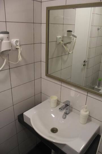 Фото номера Двухместный номер с 1 кроватью Отель Hotel Inju Hills г. Нур-Султан 3