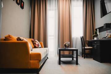 Фото номера Люкс с кроватью размера «king-size» Отель Astana Central Hotel г. Нур-Султан 3
