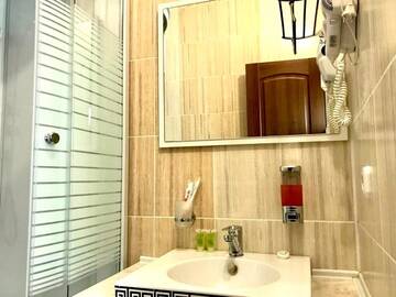 Фото номера Просторный двухместный номер с 2 отдельными кроватями Отель Mini-Hotel Pulsar г. Нур-Султан 18