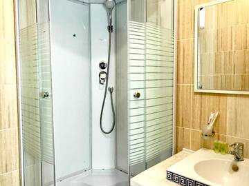 Фото номера Просторный двухместный номер с 2 отдельными кроватями Отель Mini-Hotel Pulsar г. Нур-Султан 7