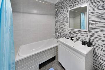 Фото номера Апартаменты с 1 спальней Апартаменты Apartment Lazurnyi Kvartal г. Нур-Султан 60