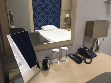Фото номера Улучшенный одноместный номер Отель Orynbor Boutique Hotel г. Нур-Султан 7