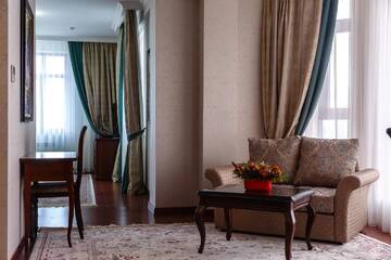 Фото номера Семейный люкс Отель Alanda Hotel г. Нур-Султан 3