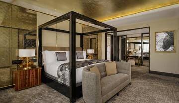 Фото номера Люкс Ritz-Carlton с 1 кроватью размера «king-size» и доступом в клубный лаундж - Вид на город Отель The Ritz-Carlton г. Нур-Султан 7