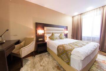 Фото номера Mini Queen Room with Queen Bed - Non-Smoking Отель Best Western Plus Astana Hotel г. Нур-Султан 2