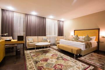 Фото номера Полулюкс с кроватью размера «king-size» - Для некурящих Отель Best Western Plus Astana Hotel г. Нур-Султан 5