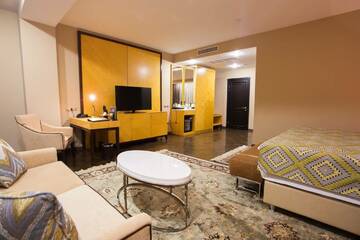 Фото номера Апартаменты с кроватью размера «king-size» — Для некурящих Отель Best Western Plus Astana Hotel г. Нур-Султан 8