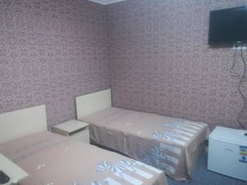 Фото номера Улучшенный трехместный номер Хостелы Makenty House Hostel г. Нур-Султан 5