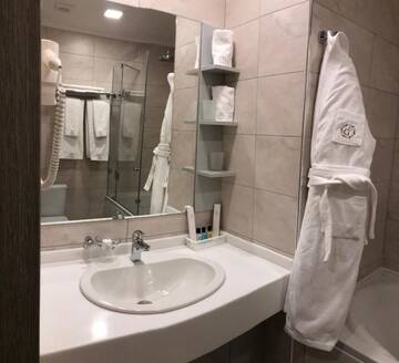 Фото номера Люкс с 1 спальней Отель Grace Point Hotel г. Нур-Султан 10