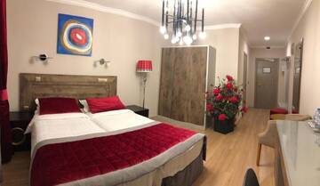 Фото номера Люкс с 1 спальней Отель Grace Point Hotel г. Нур-Султан 14