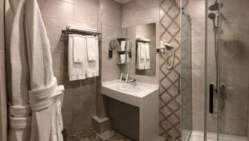 Фото номера Люкс с 1 спальней Отель Grace Point Hotel г. Нур-Султан 18
