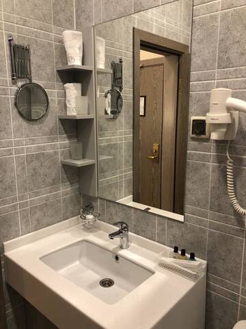 Фото номера Двухместный номер с 1 кроватью Отель Grace Point Hotel г. Нур-Султан 3
