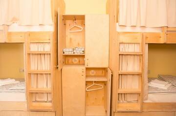 Фото номера Кровать в общем 8-местном номере для мужчин и женщин Хостелы Hostel Forum г. Нур-Султан 2