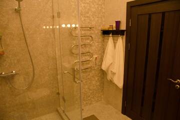 Фото номера Cемейный номер с собственной ванной комнатой Хостелы Hostel Forum г. Нур-Султан 7