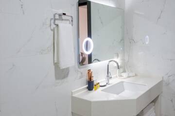 Фото номера Стандартный одноместный номер Отель The ONE Hotel Astana г. Нур-Султан 9