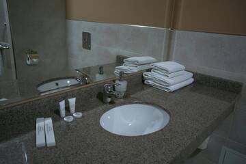 Фото номера Двухместный номер Делюкс с 1 кроватью Отель Hotel Aner г. Нур-Султан 7