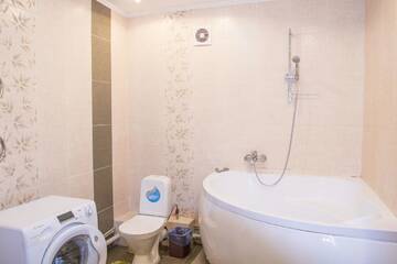 Фото номера Апартаменты с 3 спальнями Апартаменты Apartment on Momyshuly г. Нур-Султан 8