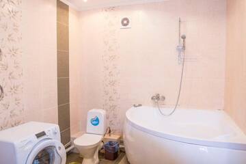 Фото номера Апартаменты с 3 спальнями Апартаменты Apartment on Momyshuly г. Нур-Султан 25