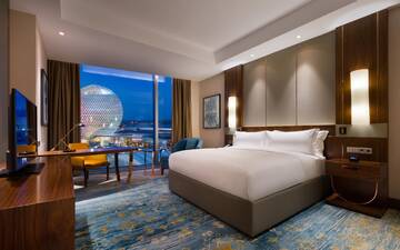Фото номера Номер с кроватью размера «king-size» Отель Hilton Astana г. Нур-Султан 3