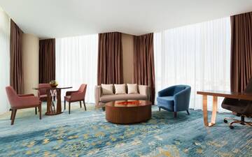 Фото номера Представительский люкс Отель Hilton Astana г. Нур-Султан 4