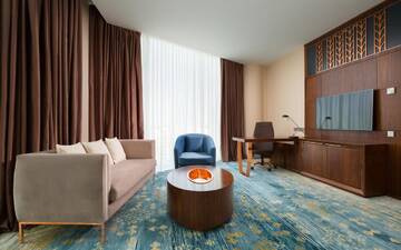 Фото номера Представительский люкс Отель Hilton Astana г. Нур-Султан 3
