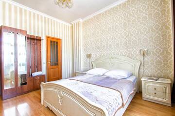 Фото номера Люкс с кроватью размера «king-size» и балконом Мини-отель Mini-Hotel Sultan г. Нур-Султан 4
