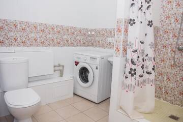 Фото номера Большой двухместный номер с 1 кроватью Апарт-отели Grand Alatau Naberezhnaya A Class Apartment г. Нур-Султан 9