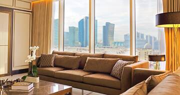 Фото номера Президентский люкс с кроватью размера «king-size», вид на город Отель Sheraton Nur-Sultan Hotel г. Нур-Султан 2