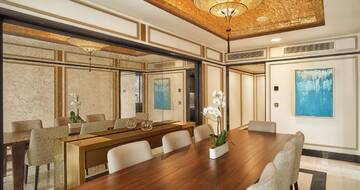 Фото номера Президентский люкс с кроватью размера «king-size», вид на город Отель Sheraton Nur-Sultan Hotel г. Нур-Султан 3