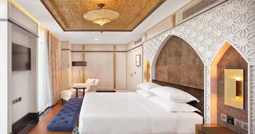 Фото номера Президентский люкс с кроватью размера «king-size», вид на город Отель Sheraton Nur-Sultan Hotel г. Нур-Султан 5