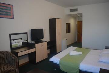 Фото номера Двухместный номер Делюкс с 1 кроватью Отель AirportHotel г. Нур-Султан 2