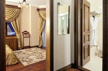 Фото номера Двухместный номер Делюкс с 1 кроватью Отель Boutique Hotel Traditional г. Нур-Султан 22
