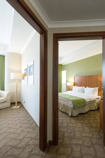 Фото номера Представительский люкс с 2 спальнями Отель Hotel Duman г. Нур-Султан 2