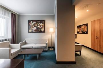 Фото номера Президентский люкс Отель Radisson Hotel Astana г. Нур-Султан 2