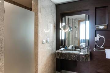 Фото номера Стандартный номер Отель Radisson Hotel Astana г. Нур-Султан 5