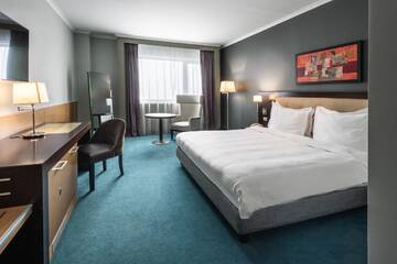 Фото номера Улучшенный номер Отель Radisson Hotel Astana г. Нур-Султан 5