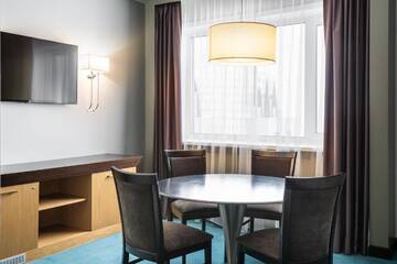Фото номера Президентский люкс Отель Radisson Hotel Astana г. Нур-Султан 11