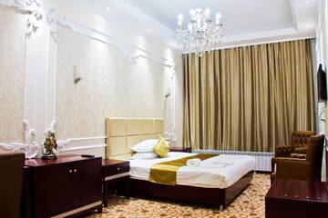 Фото номера Двухместный номер «Комфорт» с 1 кроватью Отель Sky Luxe Hotel г. Нур-Султан 2