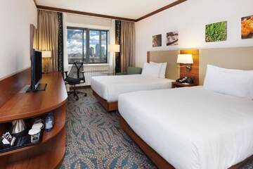Фото номера Двухместный номер с 2 отдельными кроватями Отель Hilton Garden Inn Astana г. Нур-Султан 2